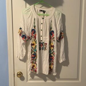 Tru Luxe Jeans White Blouse with Colorful Embroidery